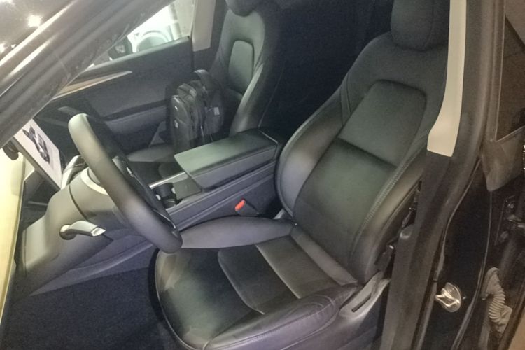Tesla Model Y 2023 #15 Tesla Model Y 2023 car image #15