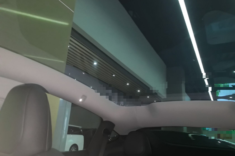 Tesla Model Y 2025 #18 Tesla Model Y 2025 car image #18