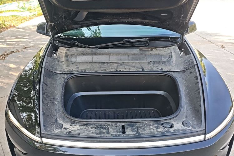Tesla Model Y 2025 #22 Tesla Model Y 2025 car image #22