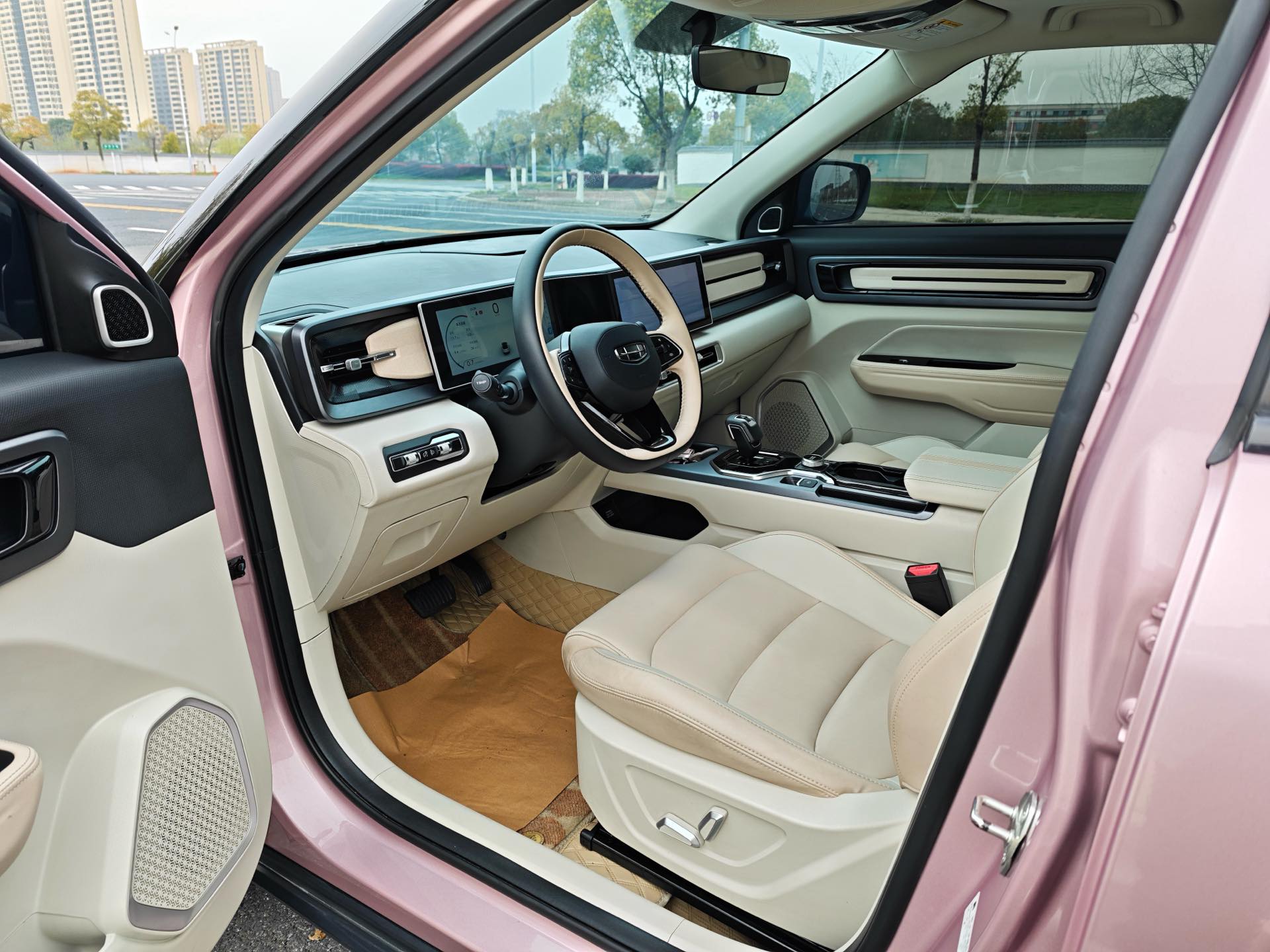 GEELY ICON 2023 car image #4