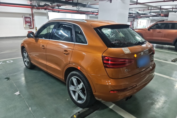 Audi Q3 2016 car image #5