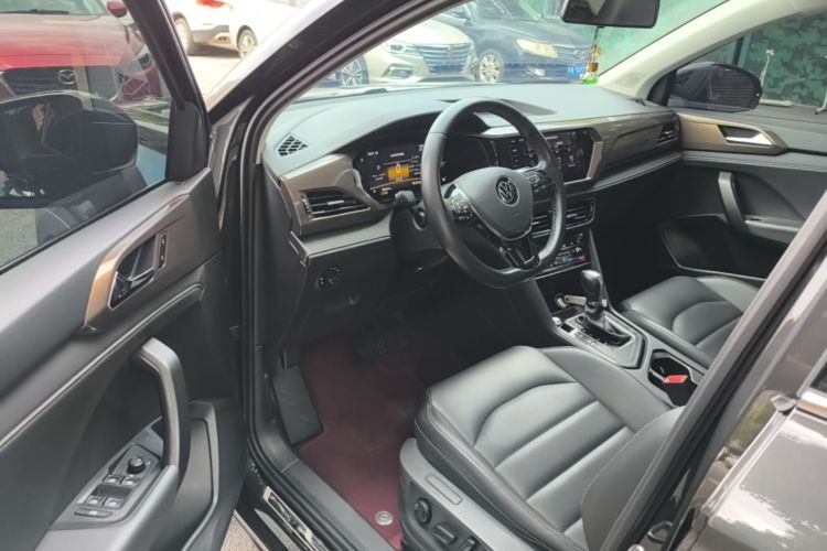 Volkswagen Tharu 2023 car image #16
