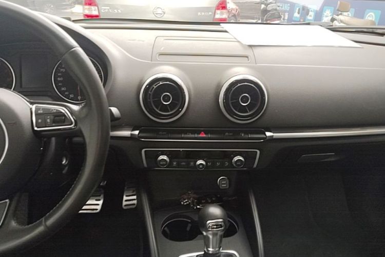 Audi A3 2016 car image #13