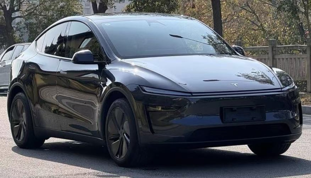 Tesla Model Y 2026 car image #2