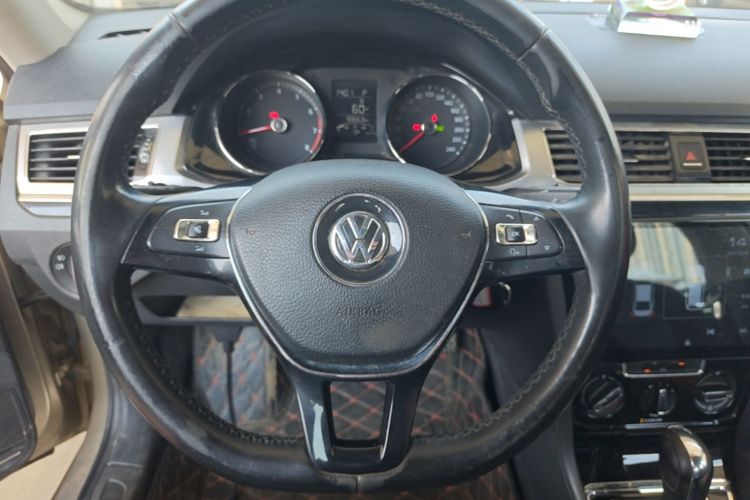 Volkswagen Bora 2017 #11 Volkswagen Bora 2017 car image #11