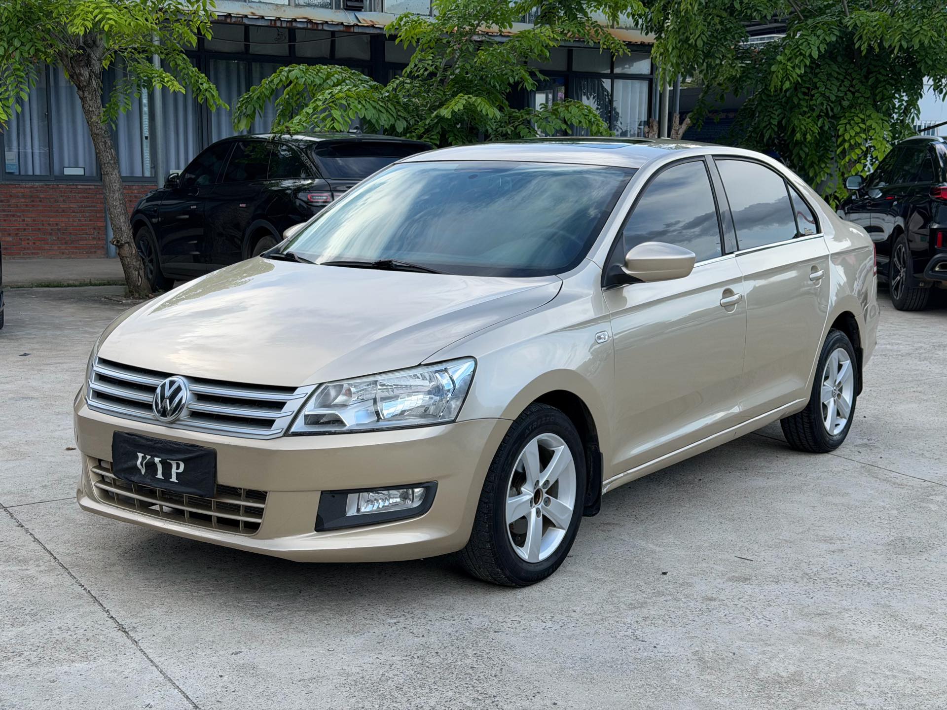 Volkswagen Santana 2014 car image 