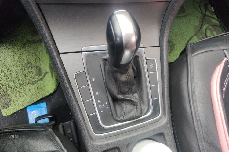 Volkswagen Golf 2015 изображение автомобиля #16