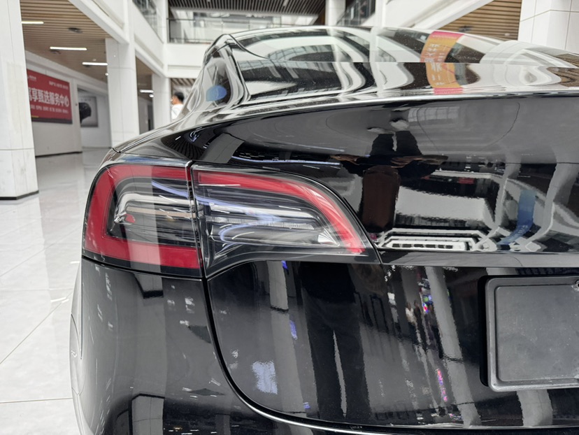 Tesla Model 3 2022 car image #16