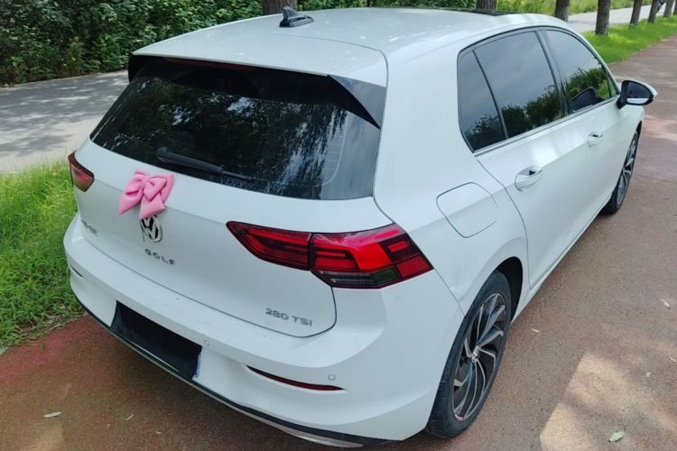 Volkswagen Golf 2022 car image #7