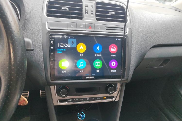 Volkswagen Polo 2015 #13 Volkswagen Polo 2015 car image #13