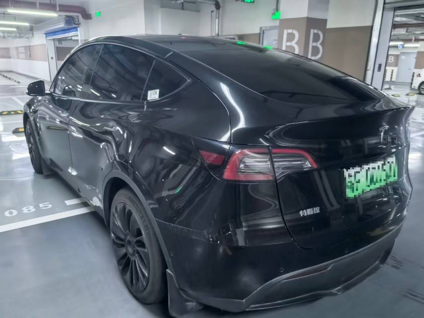 Tesla Model Y 2022 #4 Tesla Model Y 2022 car image #4