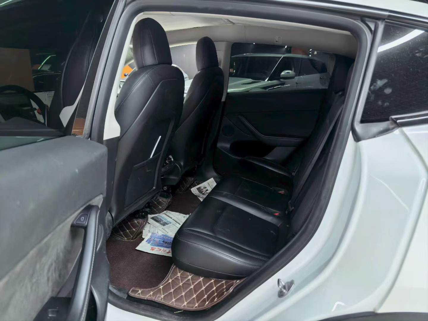 Tesla Model Y 2021 car image #5