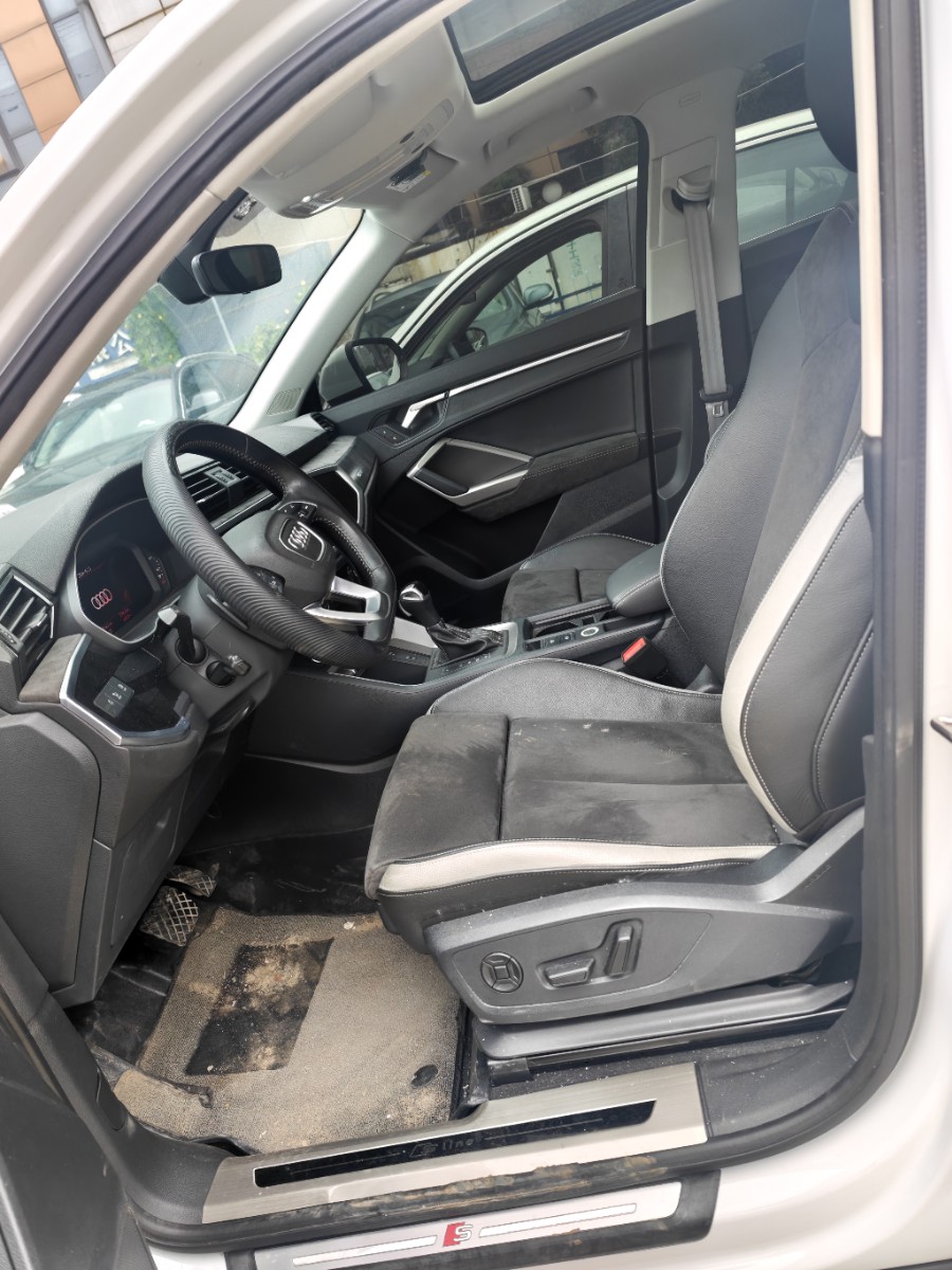 Audi Q3 2021 car image #4