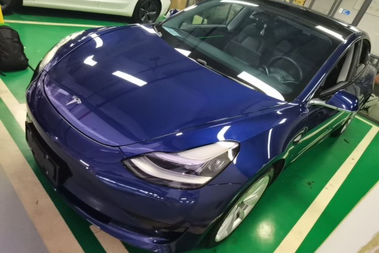 Tesla Model 3 2020 car image #2