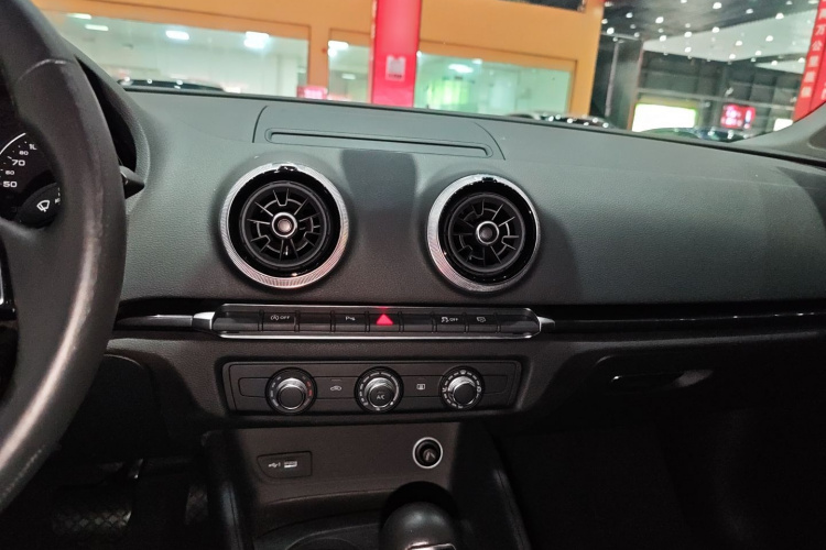Audi A3 2020 car image #17