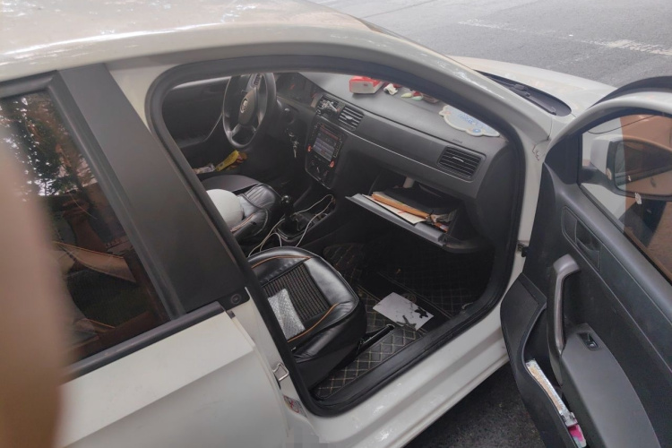 Volkswagen Santana 2017 car image #27