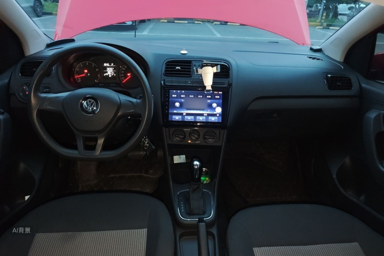 Volkswagen Polo 2018 car image #11