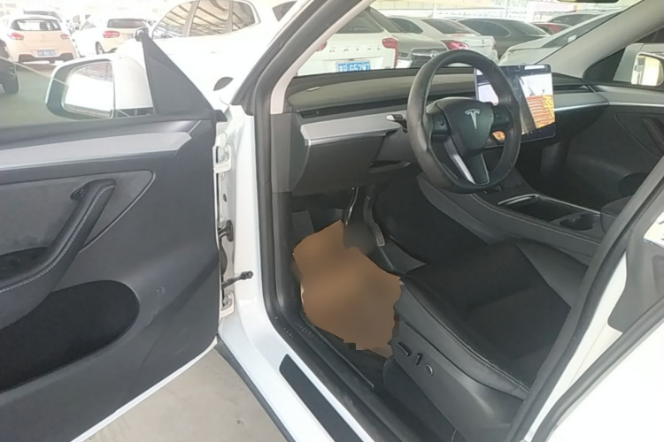 Tesla Model Y 2024 #16 Tesla Model Y 2024 car image #16