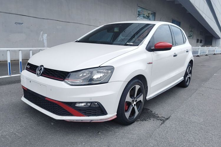 Volkswagen Polo 2017 car image #2