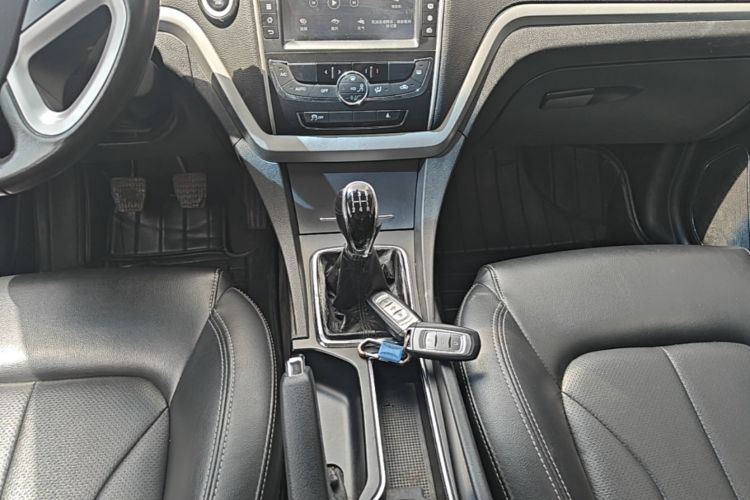 GEELY Emgrand 2016 car image #14