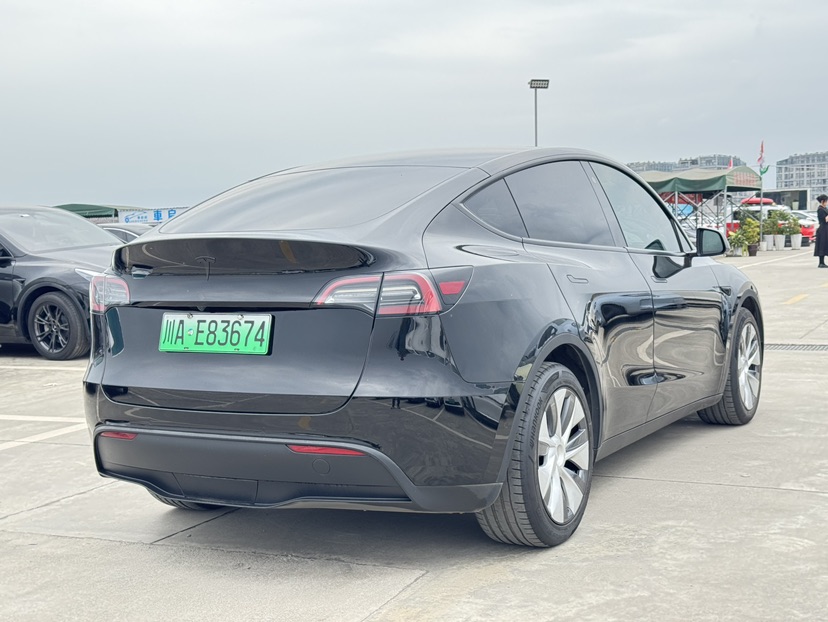 Tesla Model Y 2022 #11 Tesla Model Y 2022 car image #11