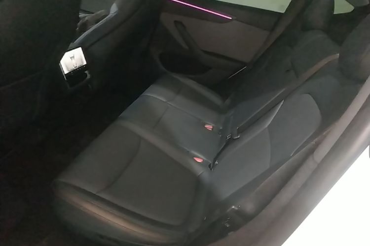 Tesla Model Y 2025 car image #17