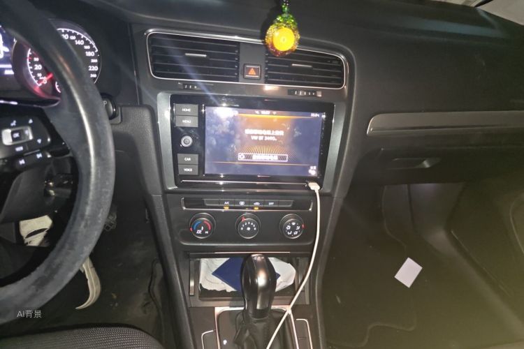 Volkswagen Golf 2019 car image #15