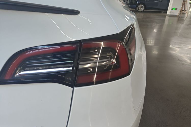 Tesla Model Y 2022 #8 Tesla Model Y 2022 car image #8