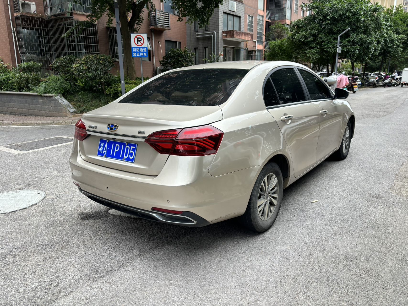 GEELY Emgrand 2019 #6 GEELY Emgrand 2019 car image #6