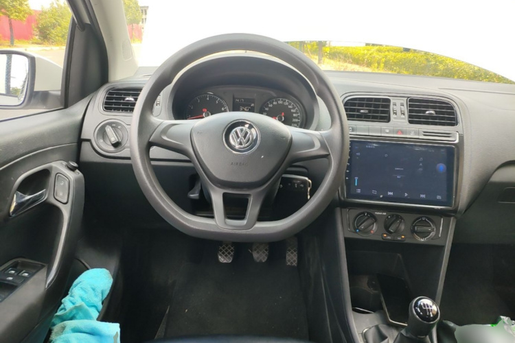 Volkswagen Polo 2019 car image #11