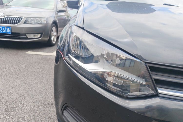 Volkswagen Polo 2018 car image #8