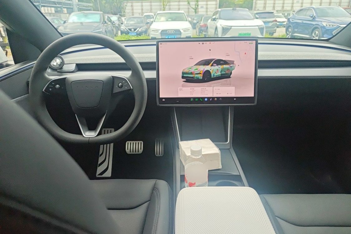 Tesla Model Y 2026 #21 Tesla Model Y 2026 car image #21