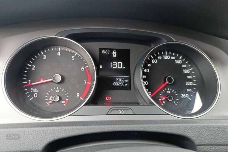 Volkswagen Golf 2017 car image #13