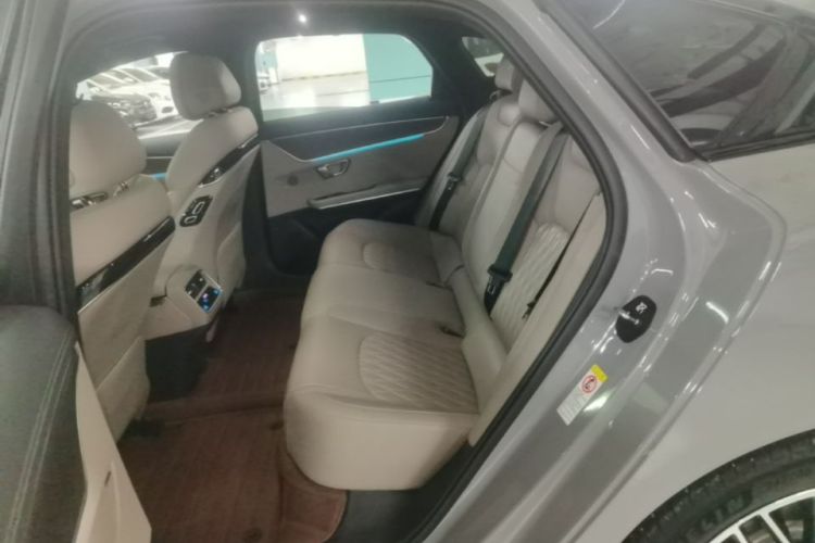 BYD Han 2024 car image #17