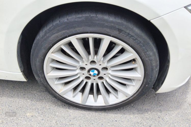BMW 3 Series 2018 #9 BMW 3 Series 2018 car image #9