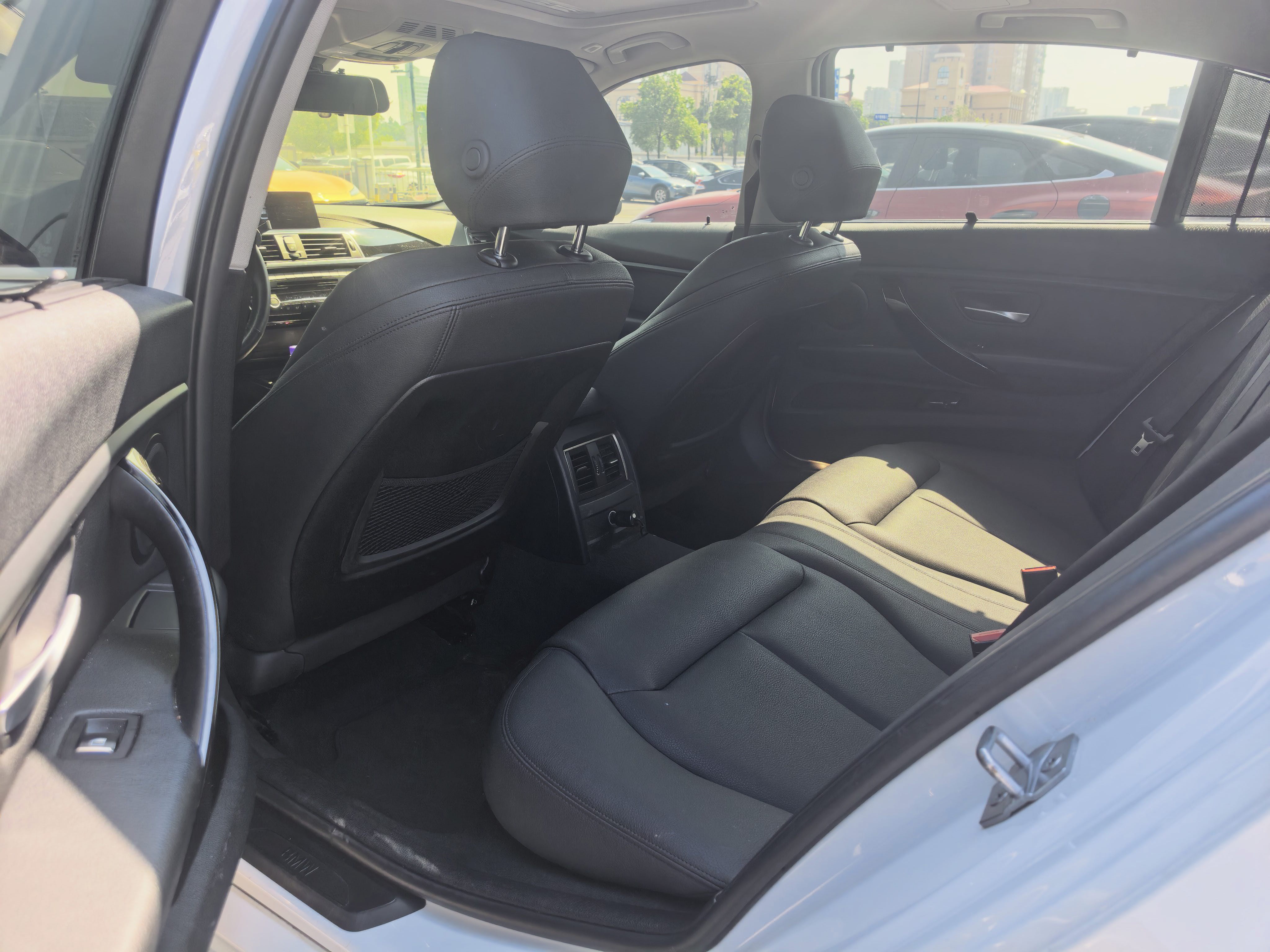 BMW 3 Series 2019 car image #5
