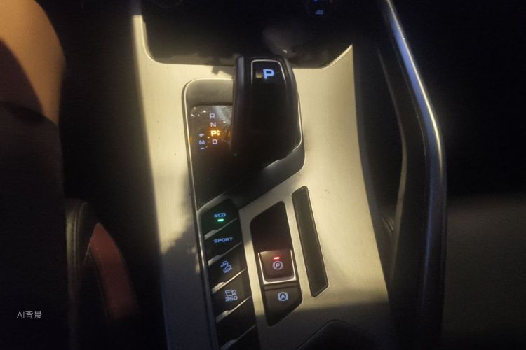 GEELY Coolray 2021 car image #16