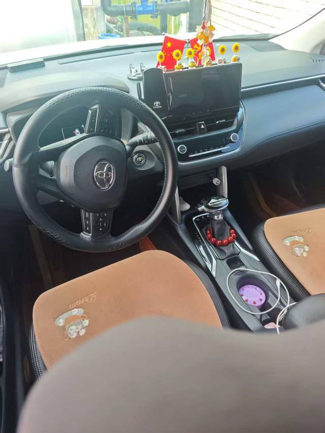 Toyota Corolla Cross 2024 صورة سيارة #4