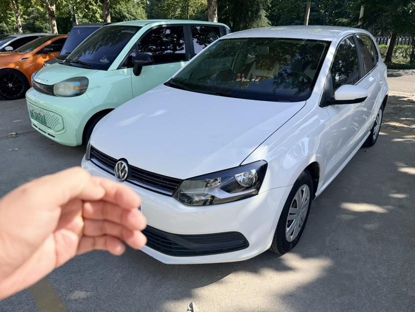 Volkswagen Polo 2017 car image 