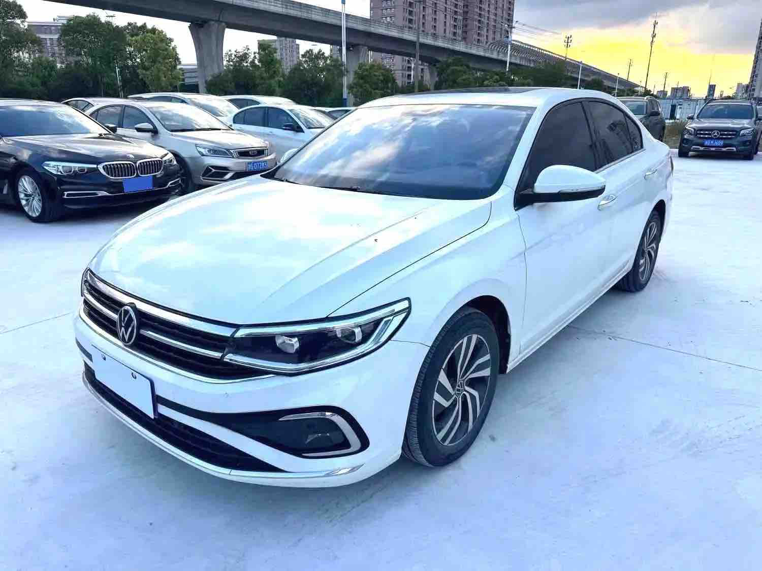 2022 2022 car image