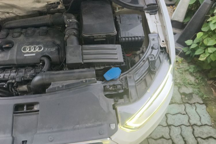 Audi Q3 2014 car image #23