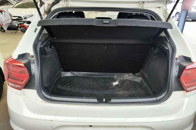 Volkswagen Polo 2021 car image #21