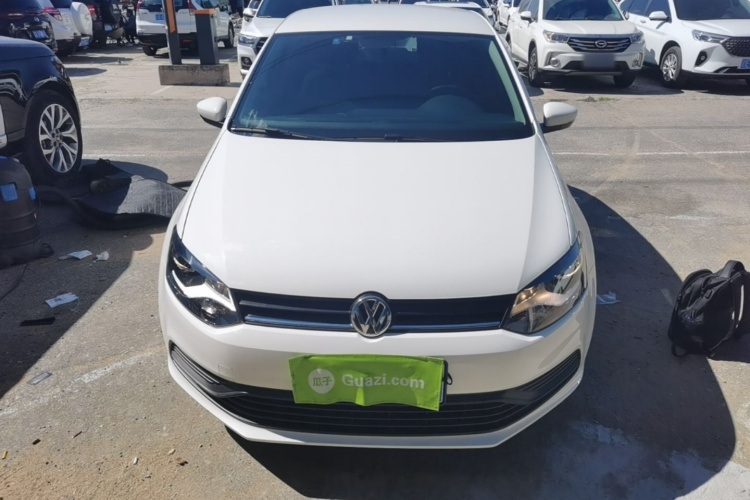 Volkswagen Polo 2019 car image #3