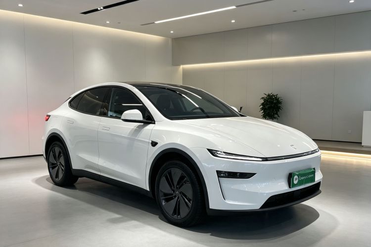 Tesla Model Y 2025 #6 Tesla Model Y 2025 car image #6