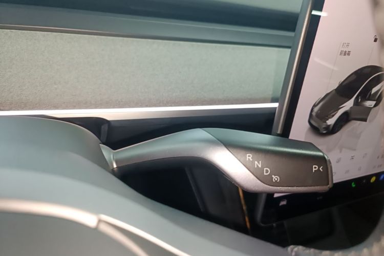 Tesla Model Y 2024 #14 Tesla Model Y 2024 immagine di auto #14