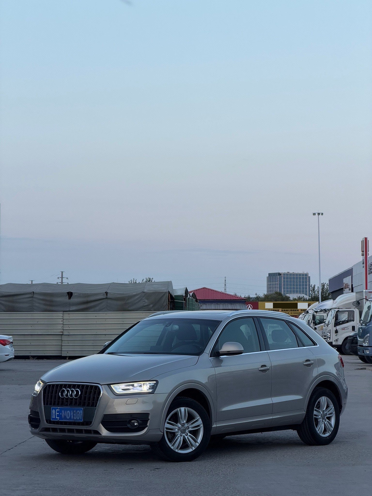 Audi Q3 2015 immagine di auto 