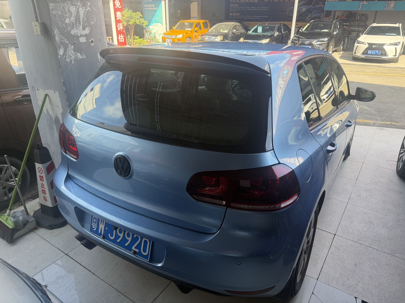 Volkswagen Golf 2010 #5 Volkswagen Golf 2010 car image #5