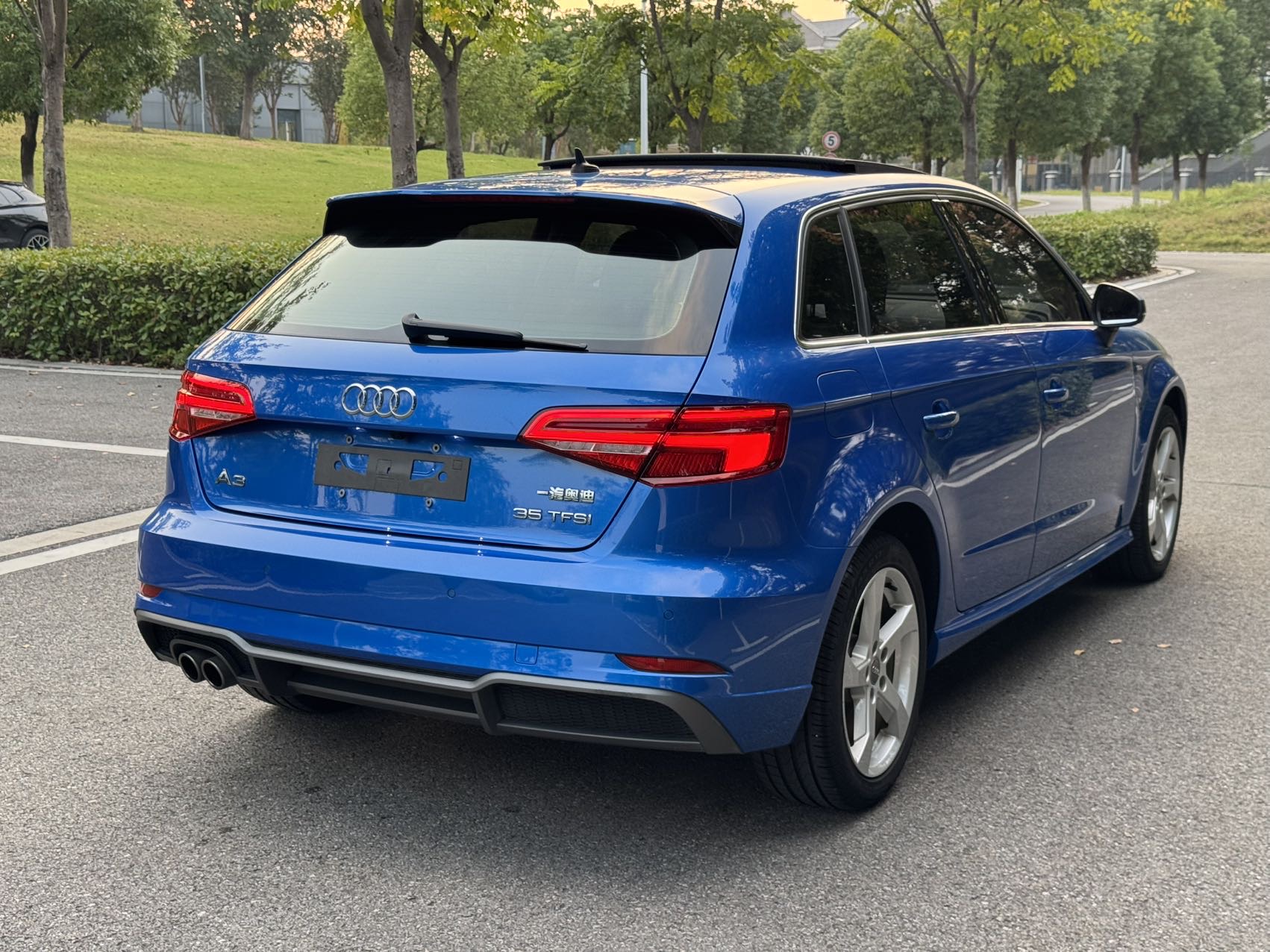 2019 image de voiture #3
