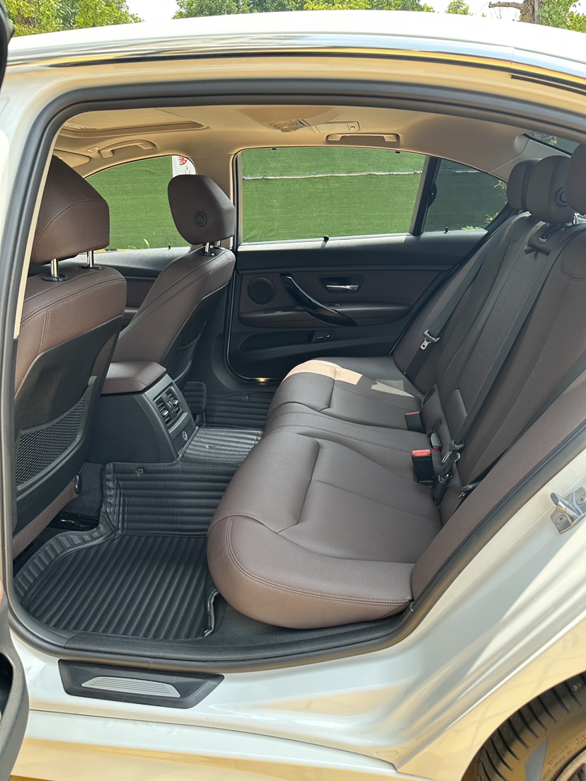 BMW 3 Series 2019 #6 BMW 3 Series 2019 car image #6
