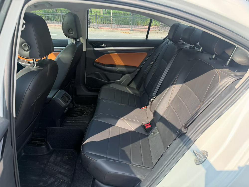 Volkswagen Bora 2023 immagine di auto #9